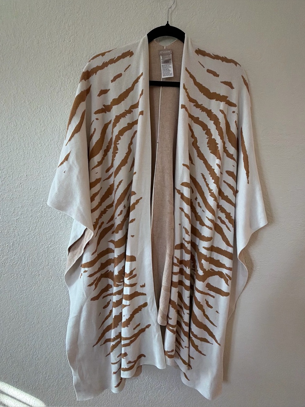 Chico’s woman Neutral & Tan Zebra-Stripe Open Front elegant shawl L/XL winter